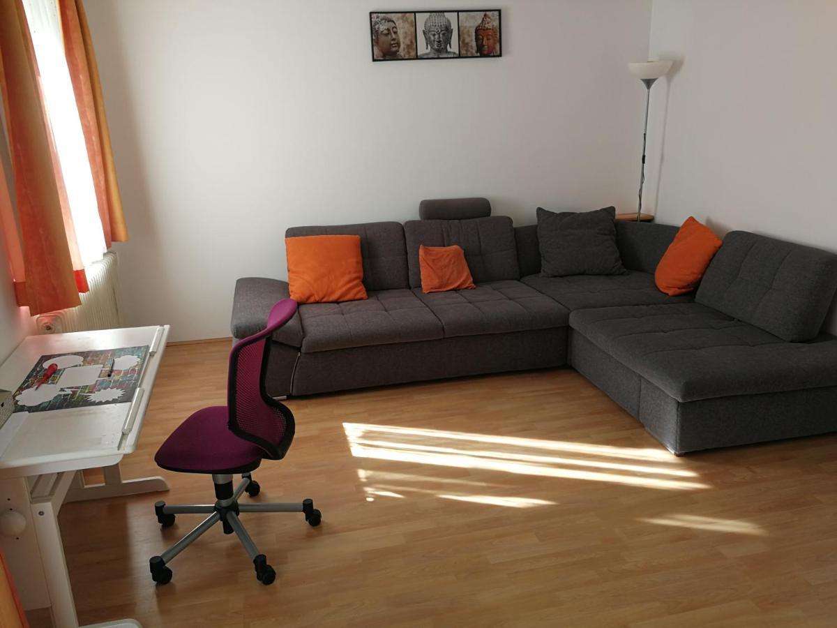 Doppelhaushaelfte Mit Garten Apartamento Linz