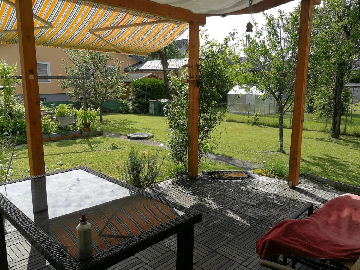 Apartamento Doppelhaushaelfte Mit Garten Linz