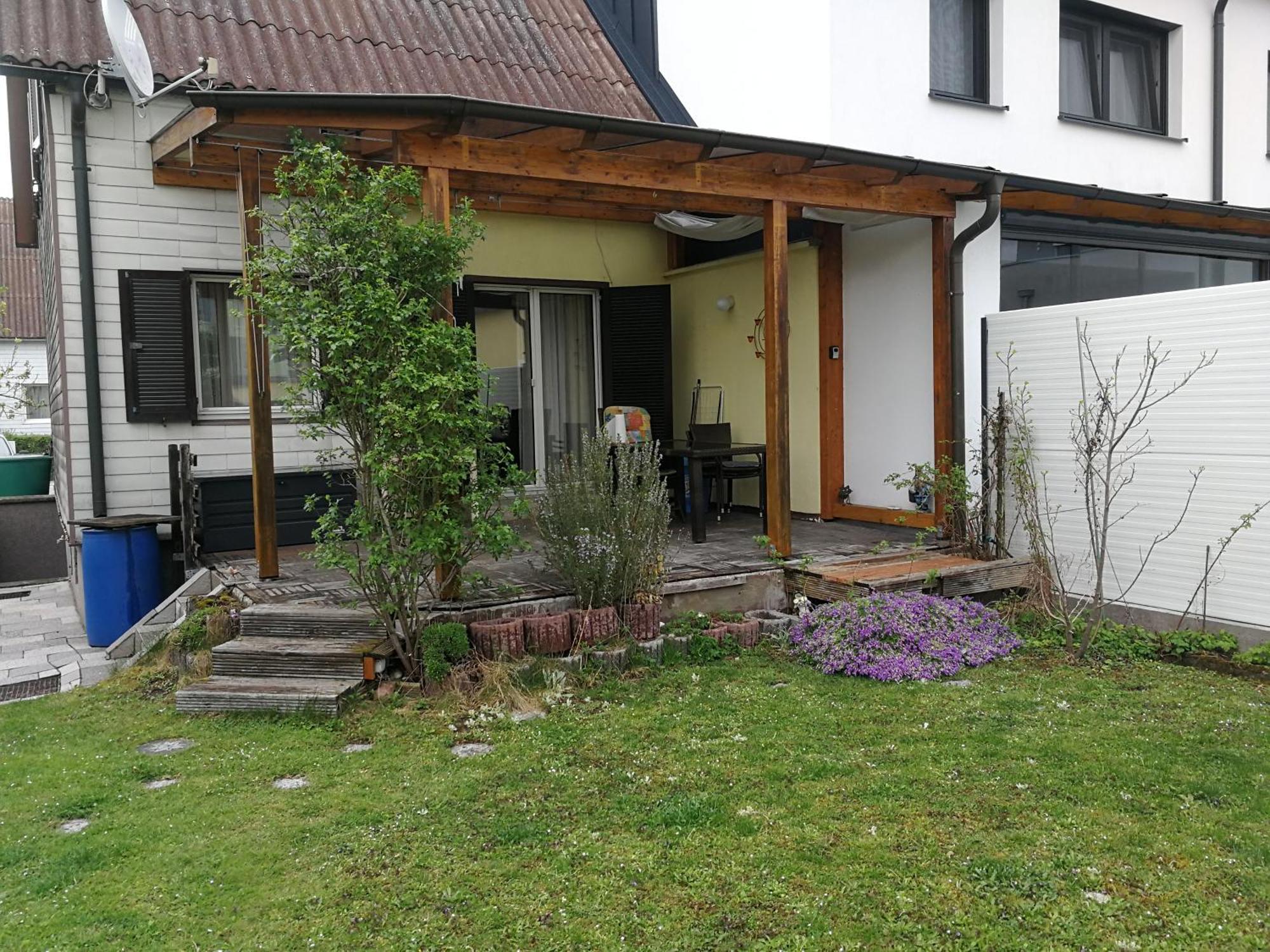 Apartment Doppelhaushälfte Mit Garten